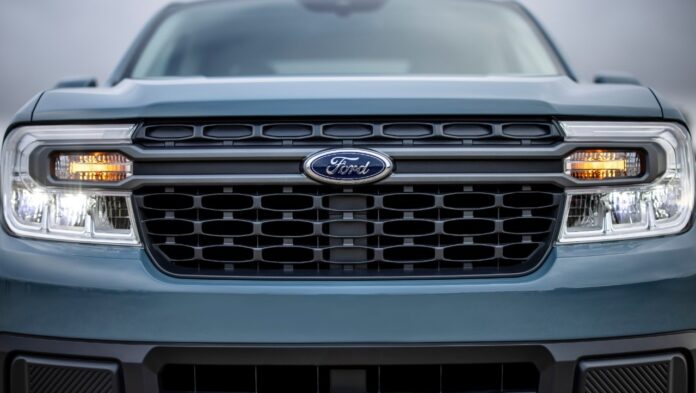 Ford-Maverick_Hybrid_XLT_09.jpg