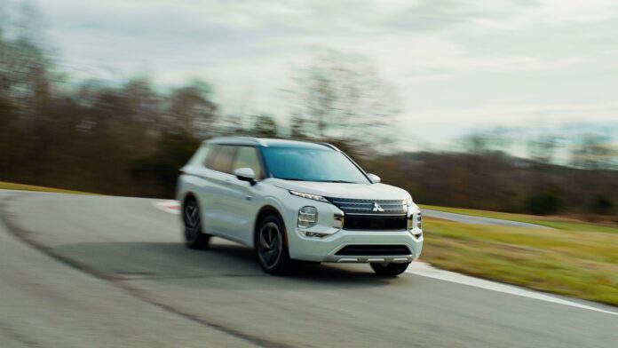 Mitsubishi_OutlanderPHEV_Selects-33-1200x675-1.jpg