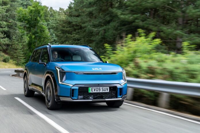 kia-press-release-goodwood-print-3600x2400-EV9-3.jpg