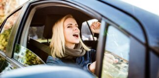 EE.UU. ¿Por que los que nunca completaron una formación formal de conducción se ven involucrados en mas accidentes?