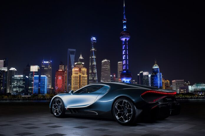 01BUGATTITourbilloninShanghaiHongKong.jpg