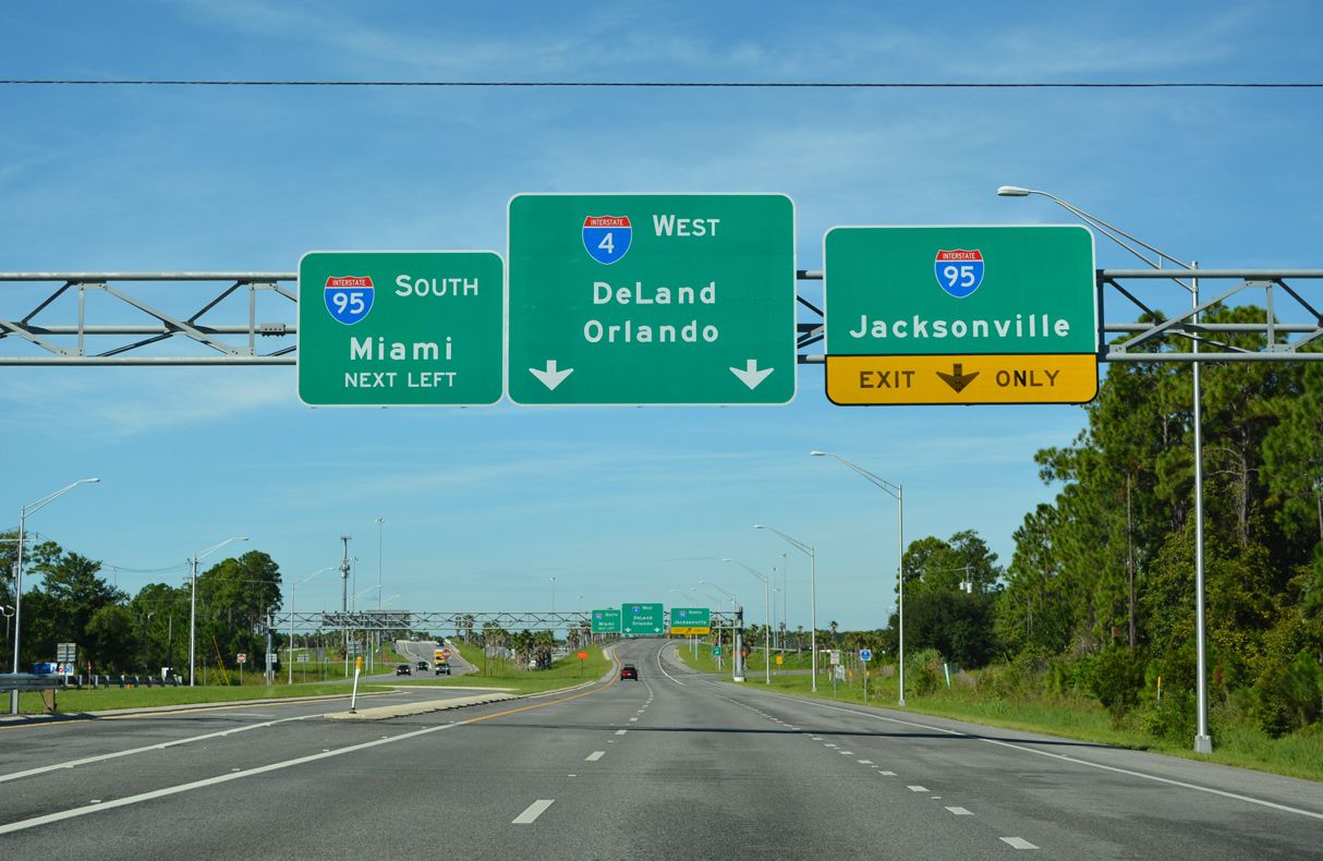 ¿Por qué un informe revela que ciertas autopistas de peaje están haciendo que los conductores paguen dos veces…?