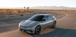 Kia anuncia los precios del EV6 para el año modelo 2027.